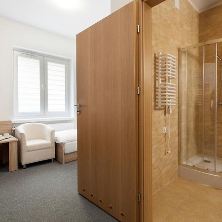 Hostel Dom Studenta Nr 1 Ans W Koninie Konin  Exteriér fotografie